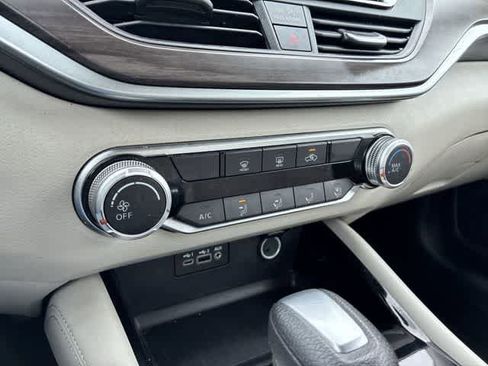 Used 2023 Nissan Altima 2.5 SV FWD image 39
