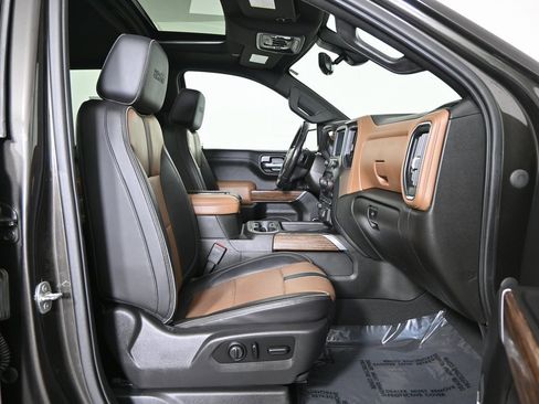 Used 2021 Chevrolet Silverado 1500 High Country w/ Technology Package image 15