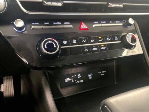 Certified 2025 Hyundai Sonata SE image 44