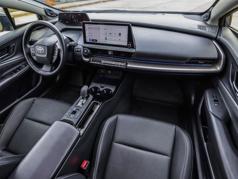 Used 2024 Toyota Prius Limited w/ Limited Premium Package image 39