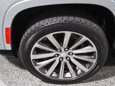 Used 2022 Jeep Grand Wagoneer Series II w/ Convenience Group III image 11