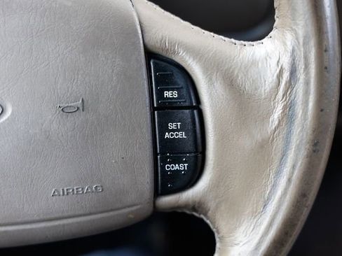 Used 2000 Ford Excursion Limited image 30