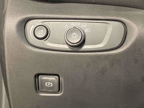 Used 2025 Chevrolet Blazer LT image 17