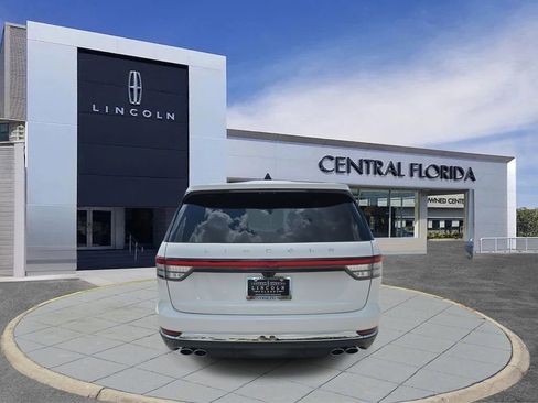 Used 2025 Lincoln Aviator Reserve w/ Equipment Group 201A image 4