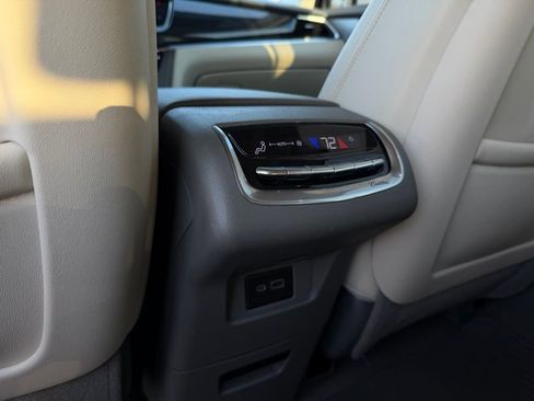 Used 2021 Cadillac XT6 Premium Luxury image 26