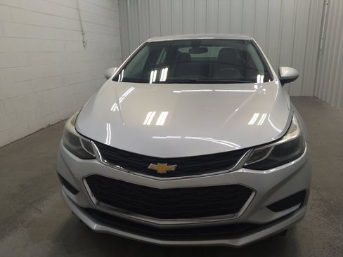 Used 2017 Chevrolet Cruze LT w/ Convenience Package FWD image 15