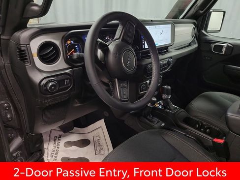 Used 2025 Jeep Wrangler Sport image 13