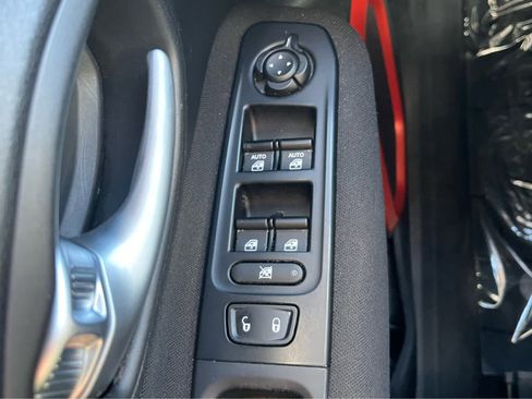 Used 2021 Jeep Renegade Sport image 19