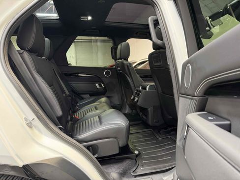 Used 2021 Land Rover Discovery S R-Dynamic image 6