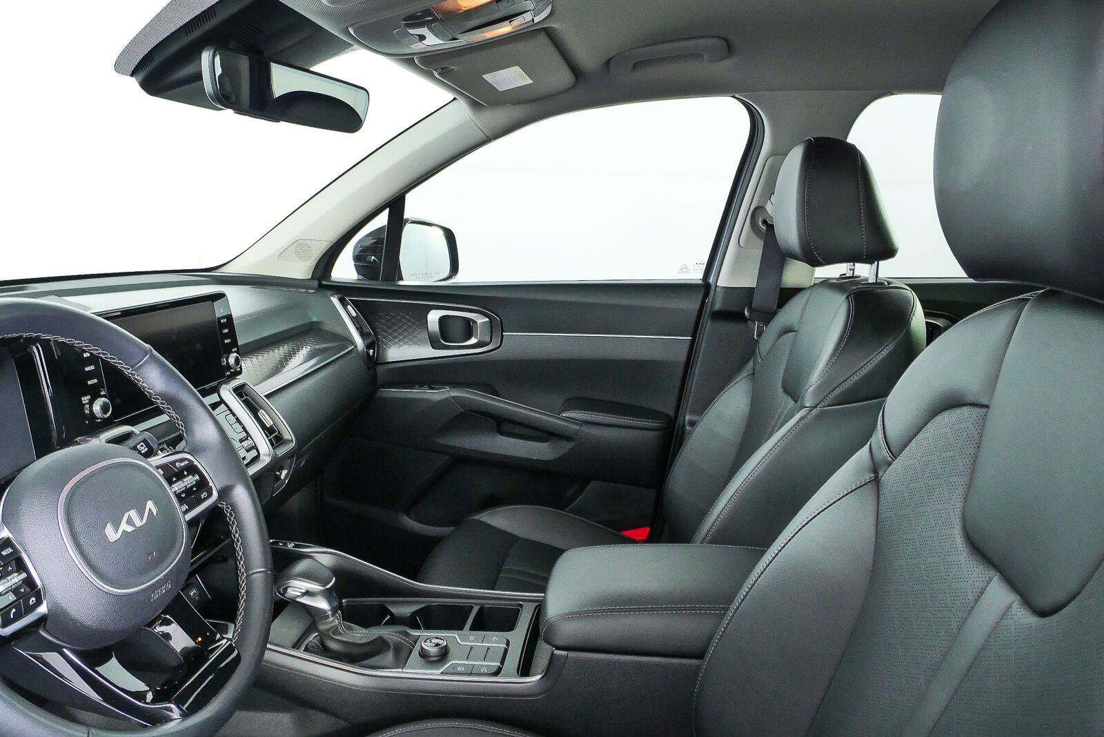 Used 2023 Kia Sorento S FWD image 5