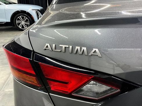 Used 2023 Nissan Altima 2.5 SV w/ SV Premium Package FWD image 25
