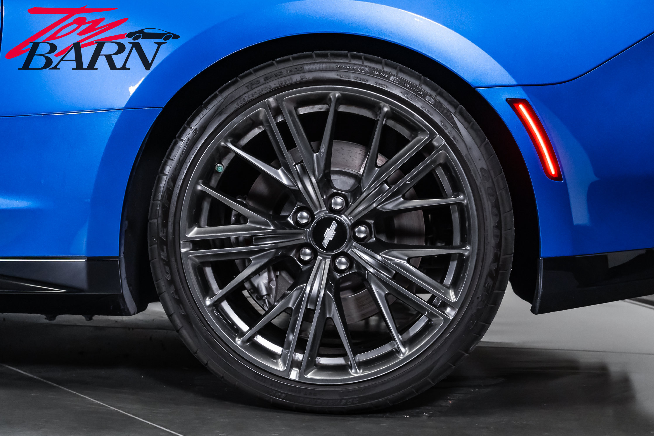 Used 2018 Chevrolet Camaro ZL1 RWD image 26