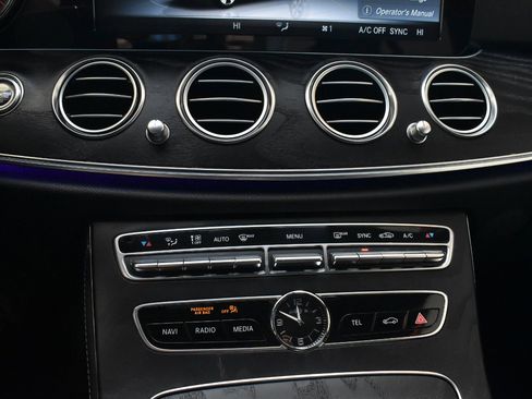 Used 2018 Mercedes-Benz E 300 E 300 image 33