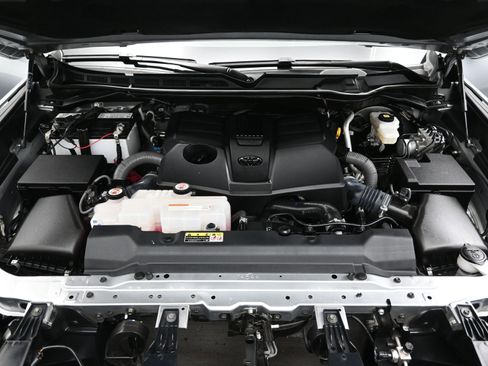 Used 2022 Toyota Tundra SR5 image 8