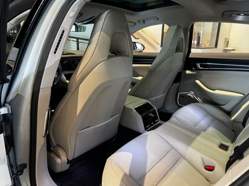 Used 2023 Porsche Panamera image 17
