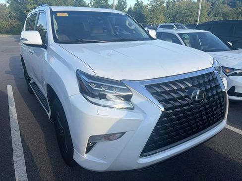 Used 2022 Lexus GX 460 Premium w/ Premium Package AWD/4WD image 3