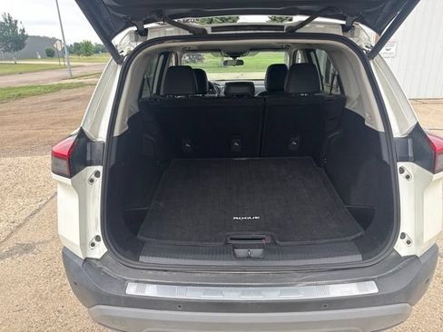 Used 2021 Nissan Rogue SV w/ Premium Package AWD/4WD image 19