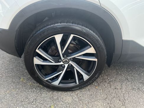 Used 2019 Volvo XC40 T5 R-Design image 35