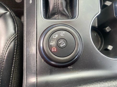 Used 2019 Ford Explorer XLT w/ Equipment Group 202A image 13