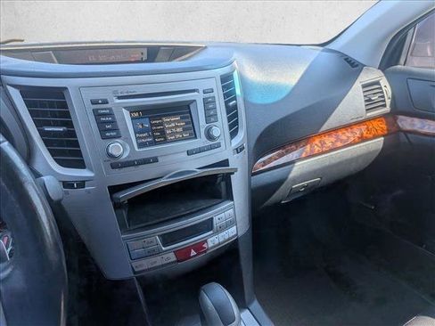 Used 2012 Subaru Outback 2.5i Limited image 15