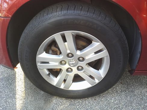 Used 2010 Dodge Grand Caravan SXT FWD image 8