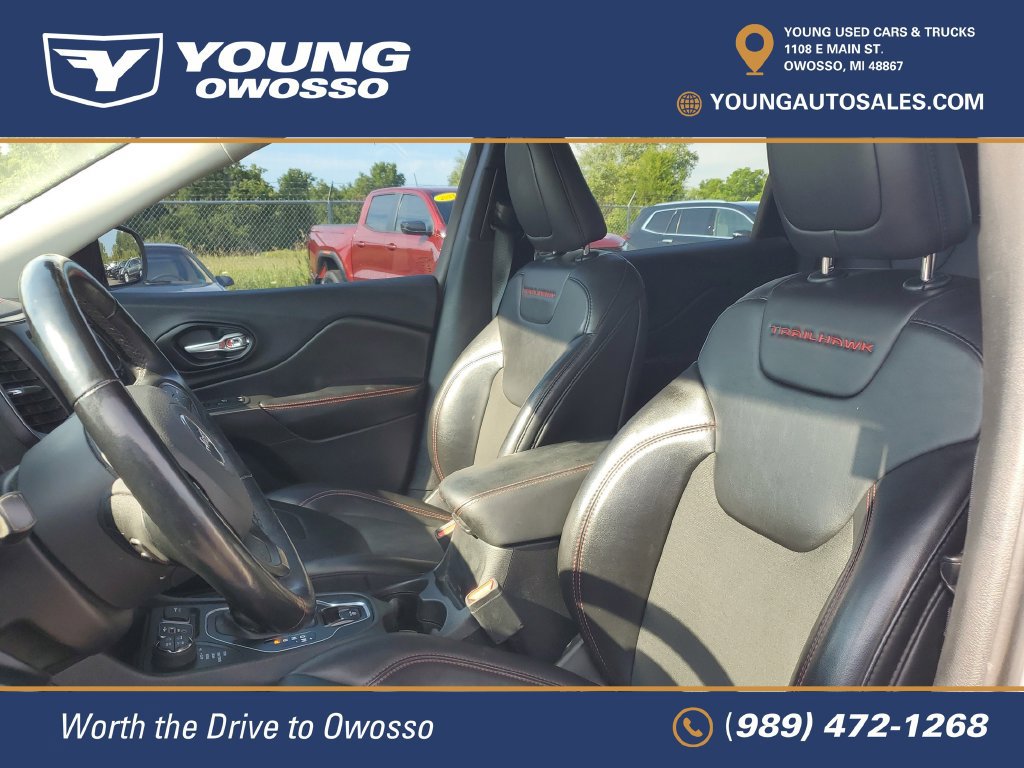 Used 2021 Jeep Cherokee Trailhawk w/ Comfort/Convenience Group AWD/4WD image 6