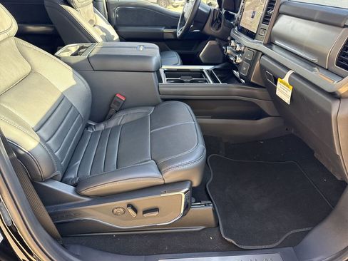 New 2025 Ford F350 Platinum w/ FX4 Off-Road Package AWD/4WD image 13