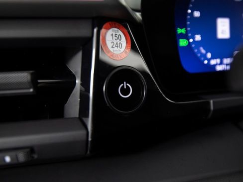 Certified 2025 Porsche Macan 4 Electric image 24