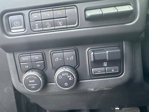 Used 2023 Chevrolet Tahoe High Country AWD/4WD image 17
