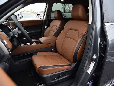 New 2025 Nissan Pathfinder Platinum image 24