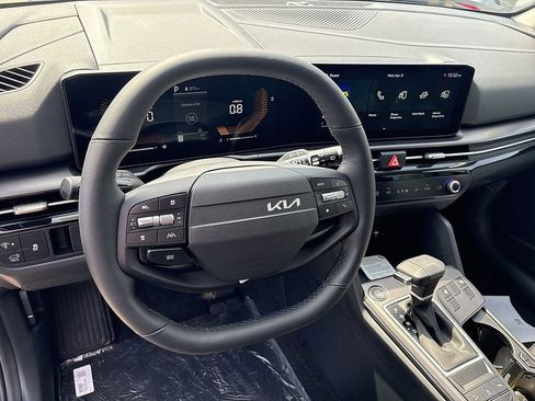 New 2026 Kia Sportage EX FWD image 9