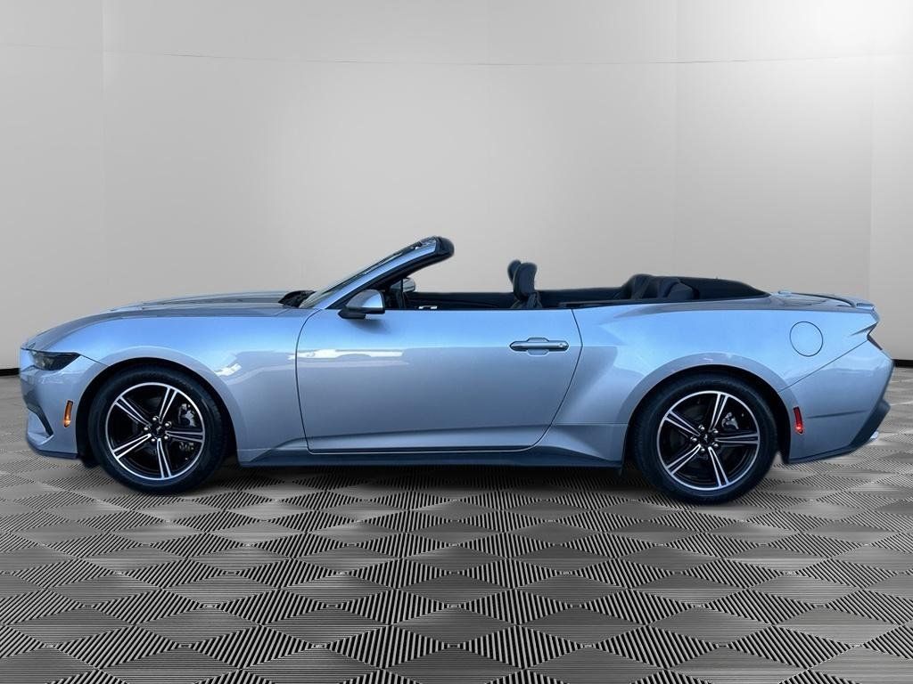 Used 2025 Ford Mustang Premium RWD image 7