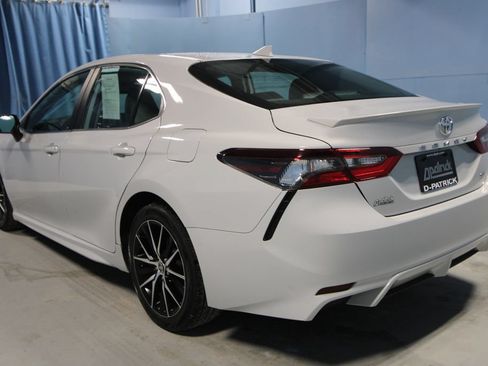 Used 2022 Toyota Camry SE w/ Convenience Package FWD image 26