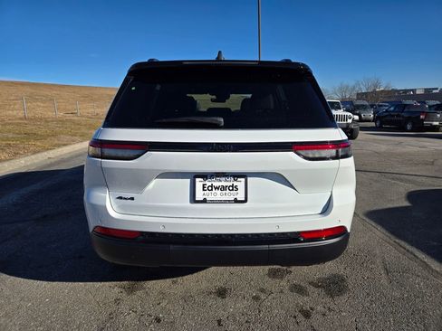 New 2025 Jeep Grand Cherokee Limited image 5