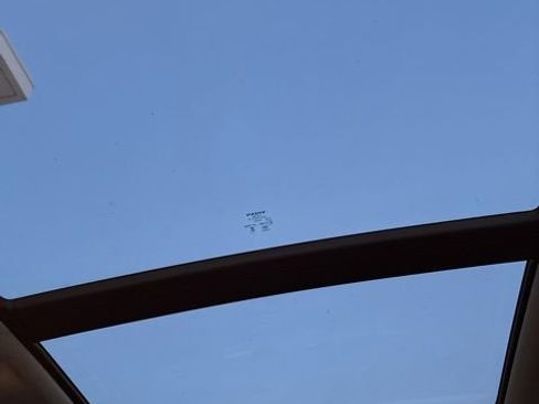 Used 2025 Volvo XC40 B5 Core image 23