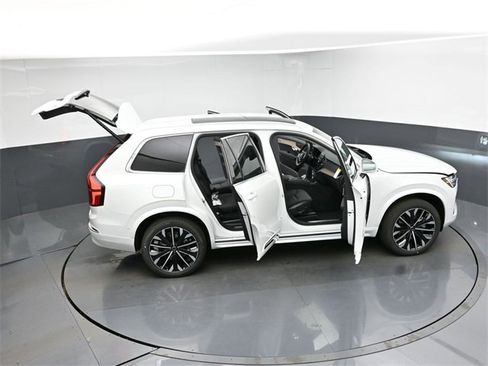New 2026 Volvo XC90 B6 Plus image 51