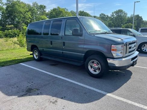 Used 2011 Ford E-150 and Econoline 150 Wagon w/ XLT Premium Pkg RWD image 8