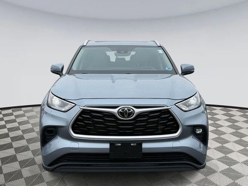 Used 2023 Toyota Highlander XLE image 6