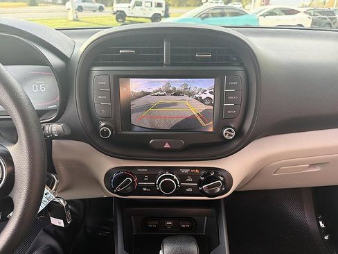 Used 2024 Kia Soul LX image 16