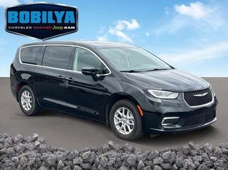 Used 2024 Chrysler Pacifica Touring-L FWD video 2