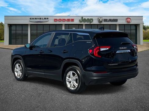 Used 2023 GMC Terrain SLE w/ LPO, Floor Liner Package FWD image 6
