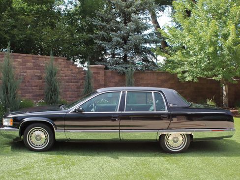 Used 1996 Cadillac Fleetwood Brougham RWD image 7