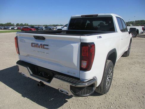 New 2026 GMC Sierra 1500 SLE AWD/4WD image 5