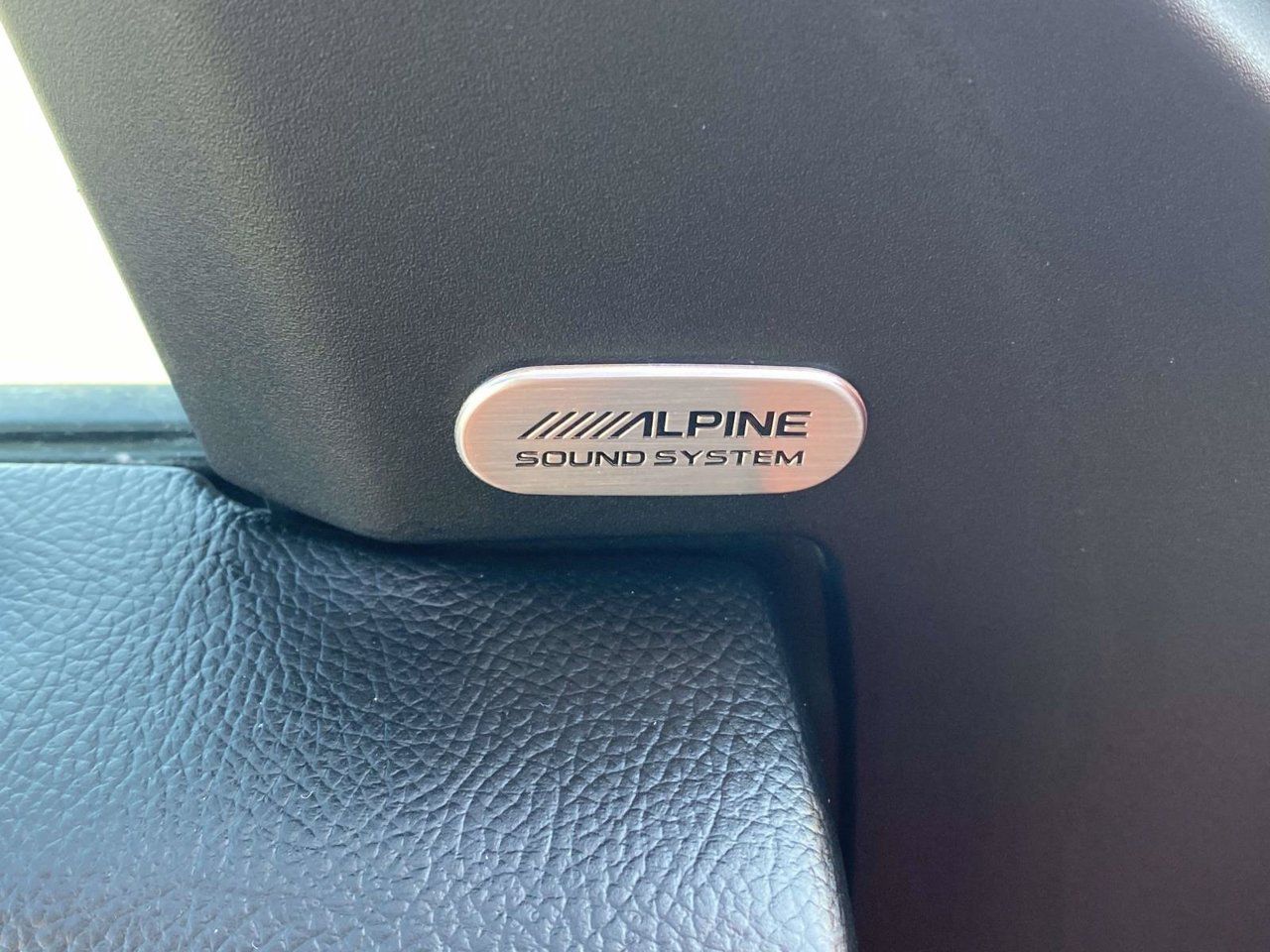 Used 2019 Dodge Charger Scat Pack RWD image 17