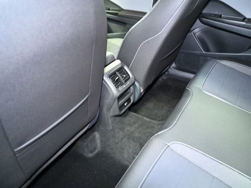 Used 2024 Volkswagen Taos SE image 45