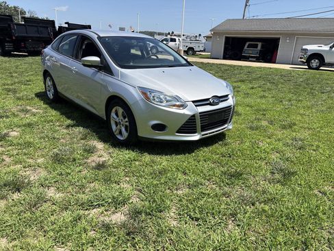 Used 2013 Ford Focus SE FWD image 3