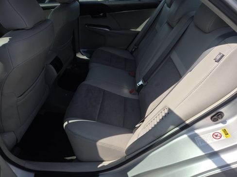 Used 2014 Toyota Camry XLE w/ Leather Package FWD image 13