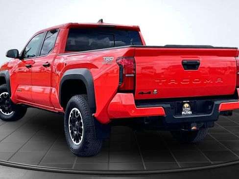 Used 2024 Toyota Tacoma TRD Off-Road w/ TRD Off Road Upgrade Package AWD/4WD image 4