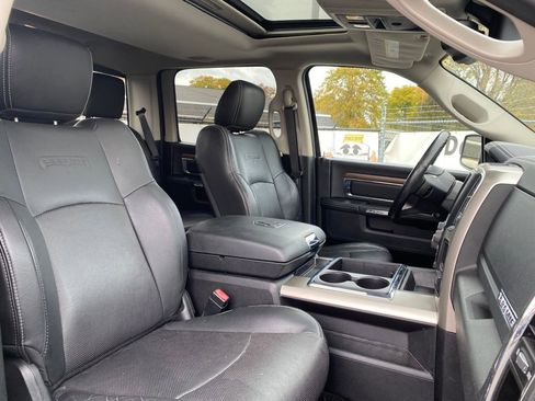 Used 2014 RAM 1500 Laramie w/ Convenience Group image 20