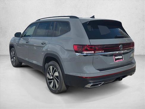 New 2026 Volkswagen Atlas SE image 9